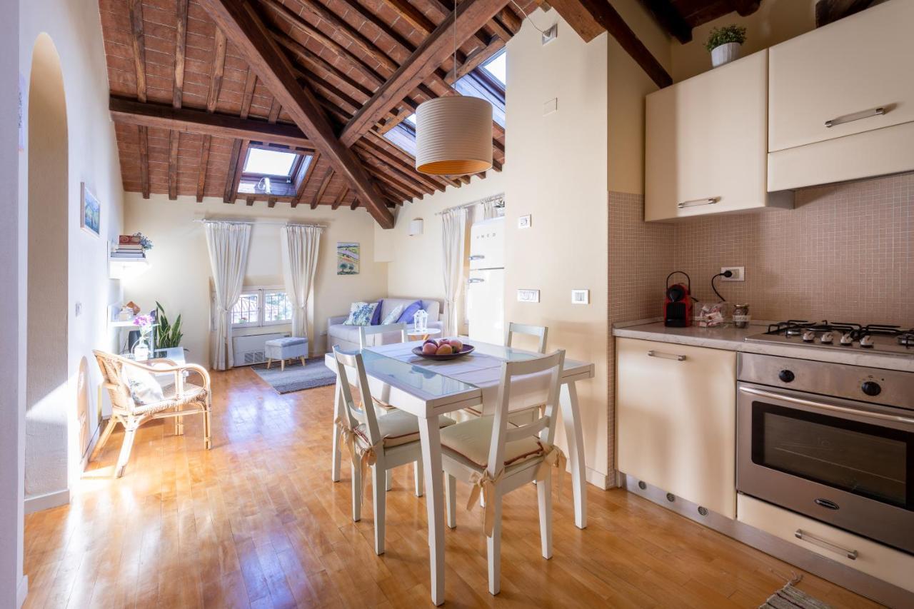50Mt Dalle Mura+Parcheggio*Appartamento Tipico* Lucca Bagian luar foto